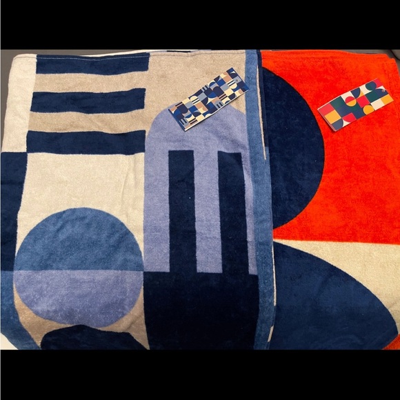 Beach towels x2 - Picture 2 of 2